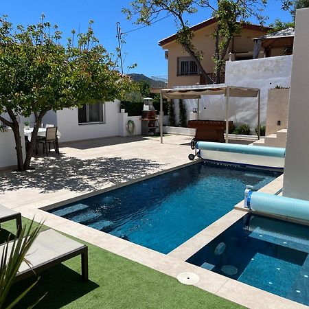 Lux Spa 2 Barcelona Vallirana Kültér fotó