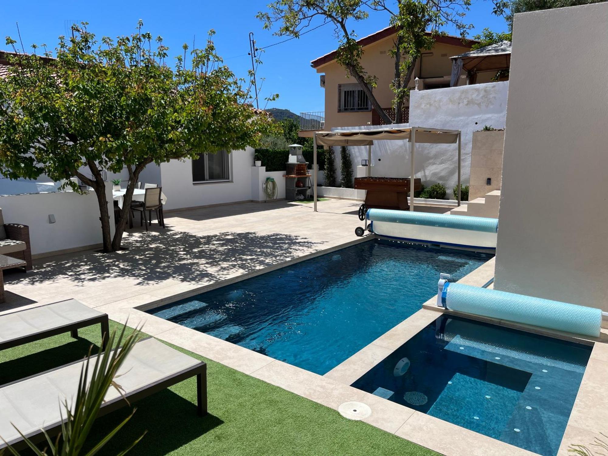 Lux Spa 2 Barcelona Vallirana Kültér fotó